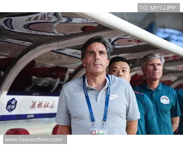 足球明星帅气壁纸电脑版精选下载让你的桌面焕然一新尽显运动魅力与风采 足球明星帅气壁纸电脑版精选下载让你的桌面焕然一新尽显运动魅力与风采